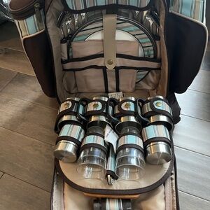 Elegant Striped Picnic Backpack with Tableware Set